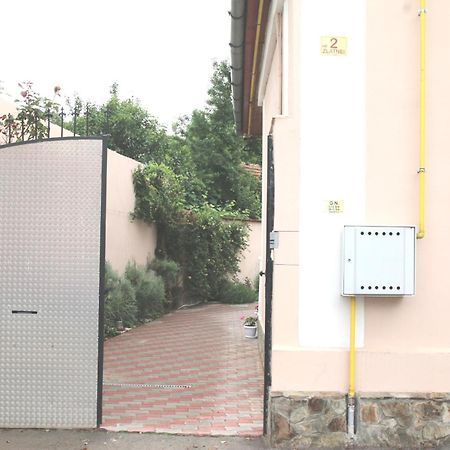 Yox Apartment 5 Oradea Luaran gambar