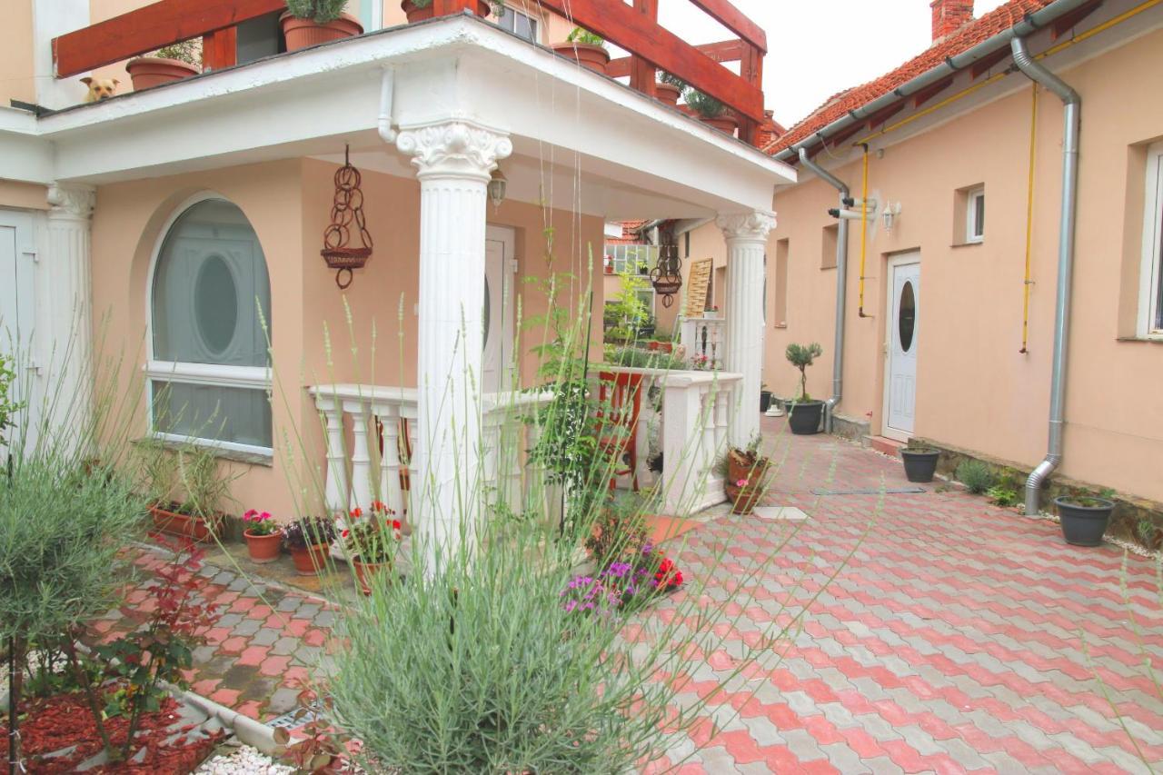 Yox Apartment 5 Oradea Luaran gambar