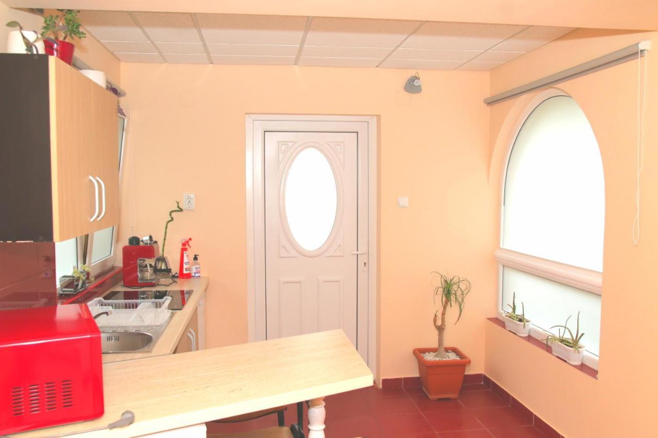 Yox Apartment 5 Oradea Luaran gambar