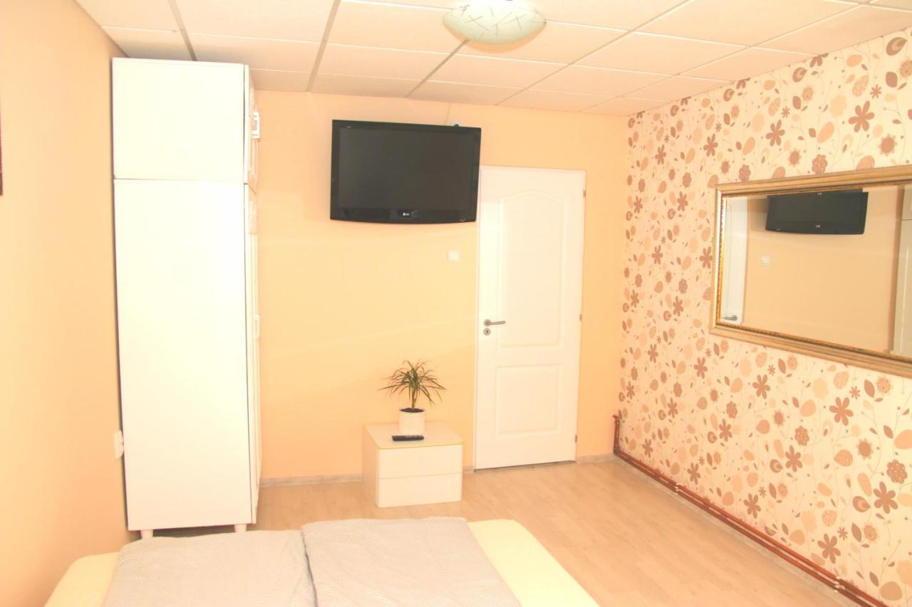Yox Apartment 5 Oradea Luaran gambar