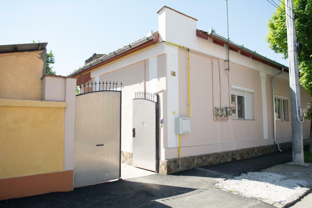 Yox Apartment 5 Oradea Luaran gambar